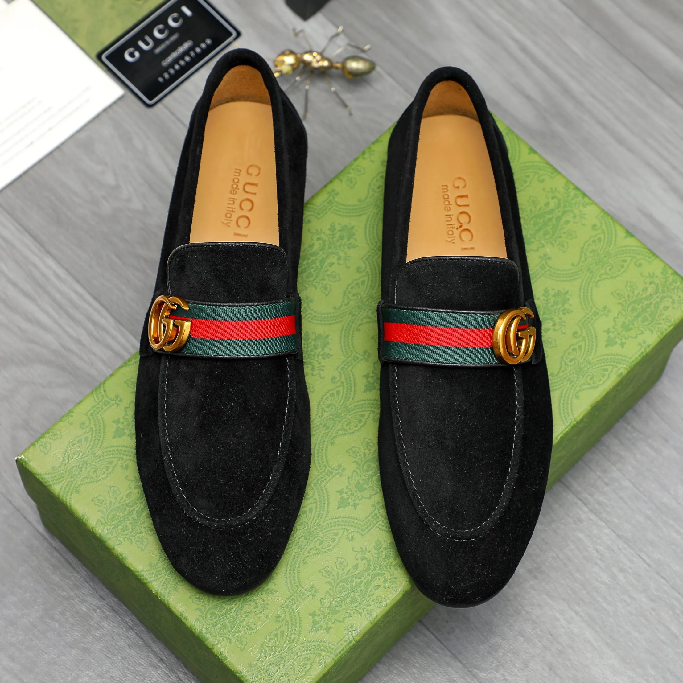 Men's shoes 💰p400 Product trademark: GUCCI "Gucci" business casual leather shoes Regular size: 38-46 (38.45.46 is custom-made and non-returnable) Product material: Selected suede cowhide with webbing upper, cowhide lining, original rubber outsole